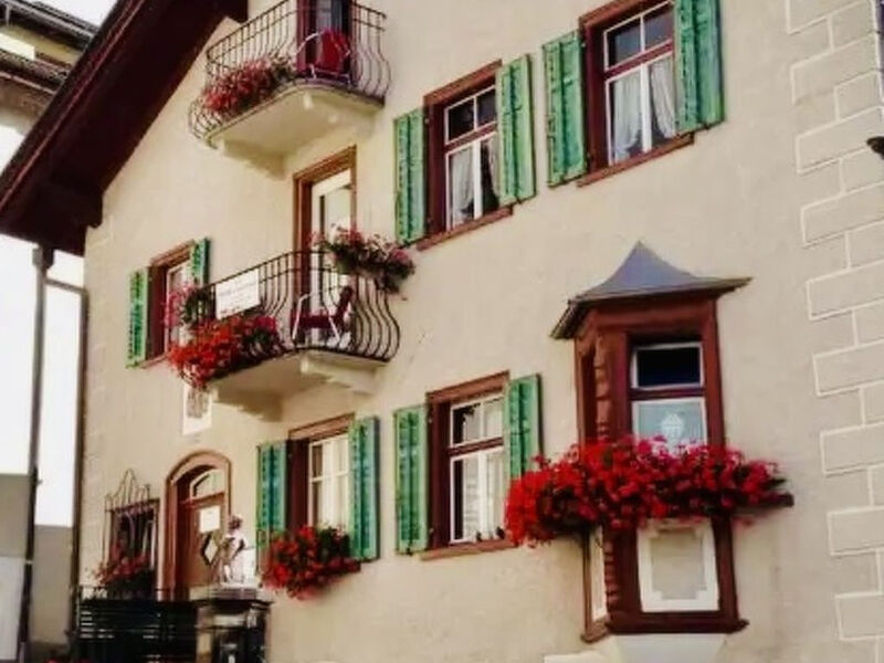 Ferienwohnungen Chasa Valär, (Scuol)