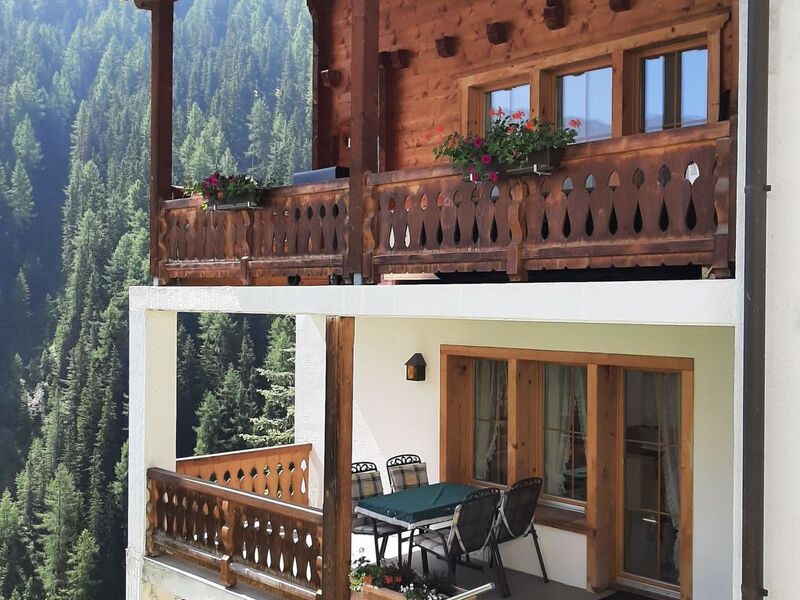 Chalet Guardaval, (Samnaun-Compatsch)