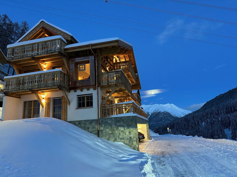 Chalet d'Mot, (Samnaun-Ravaisch)