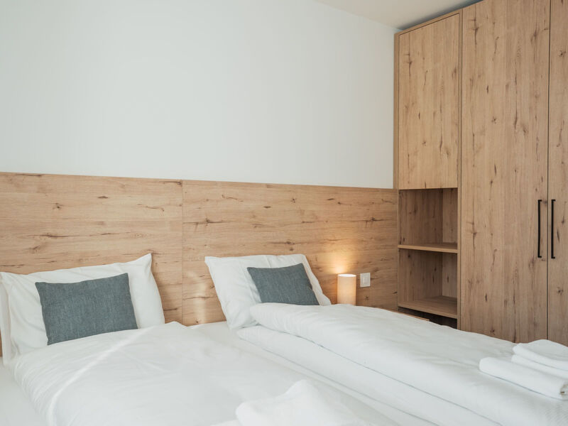 Alpine Apartments, (San Bernardino),