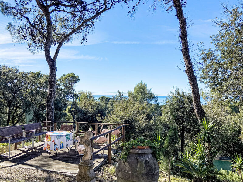 La casetta immersa nel verde