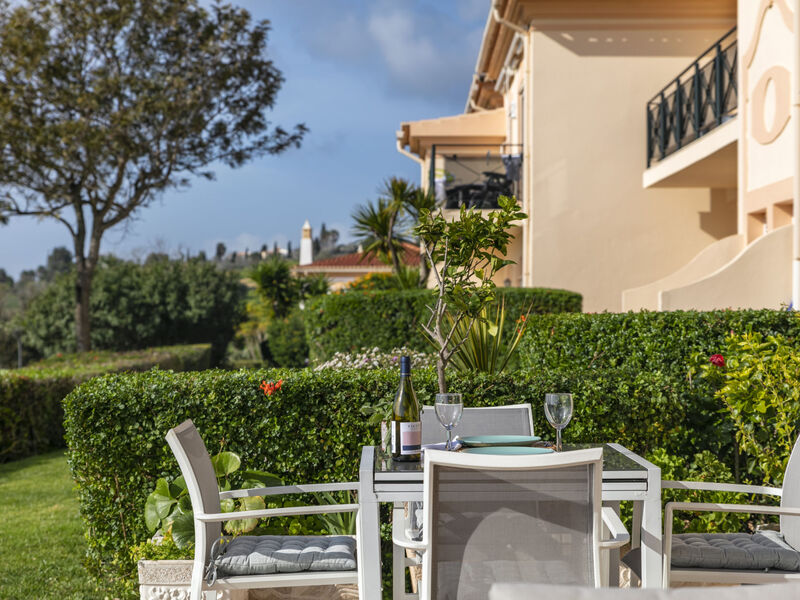 Fairview Golfside Apartment at Boavista
