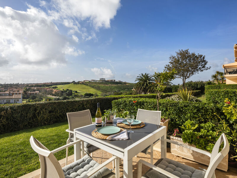 Fairview Golfside Apartment at Boavista