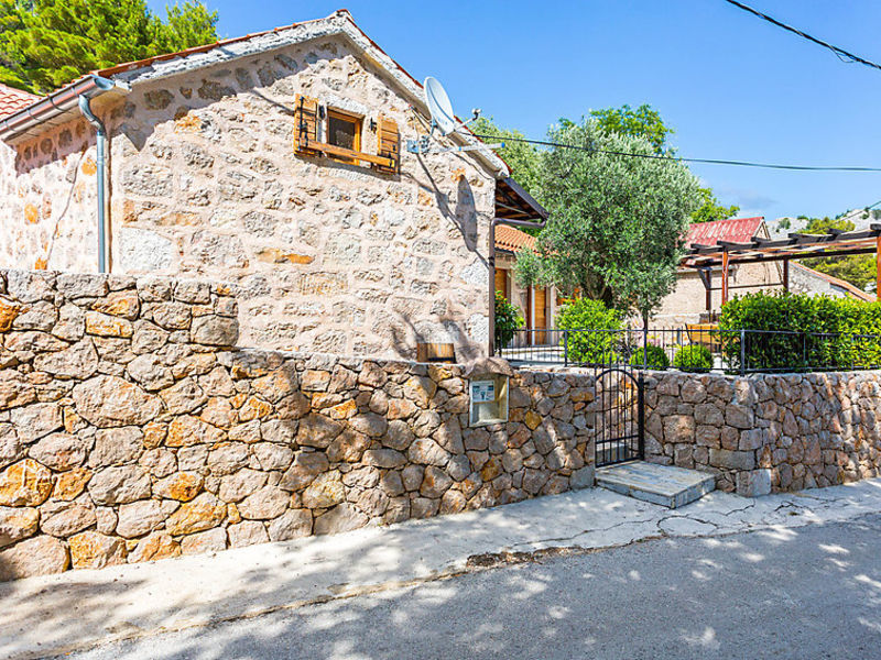 Jucinovi Dvori
