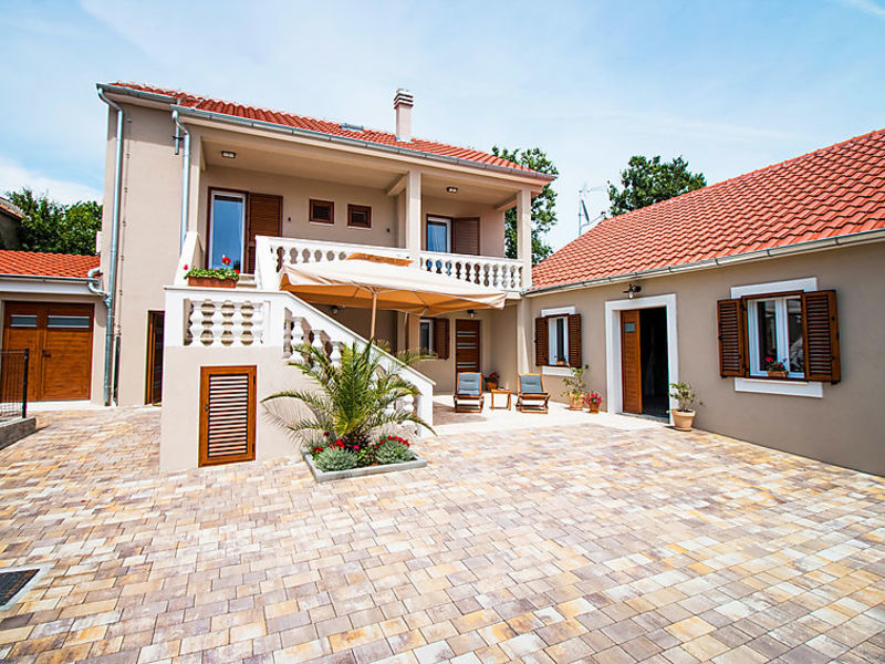 Villa Lukica