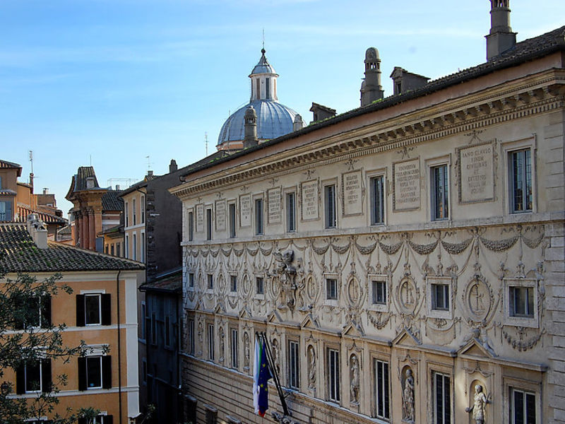 Farnese Stylish