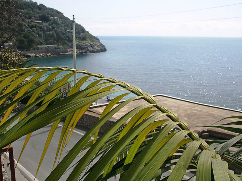 Cantone Bay
