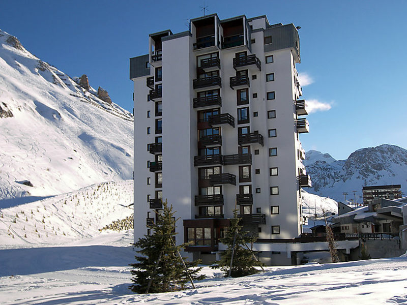 Tour Du Lac