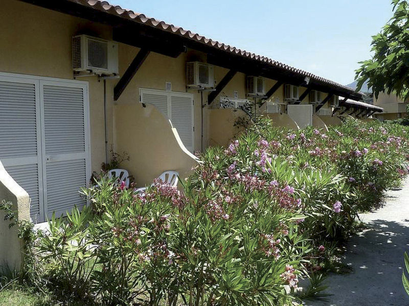 Hotelový komplex Marina di Lava