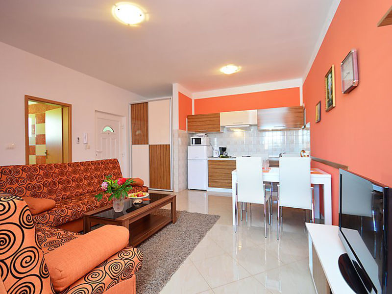 Mari House