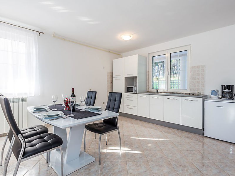 A4 (Villa Ori)