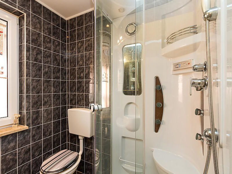 Shani Apartments