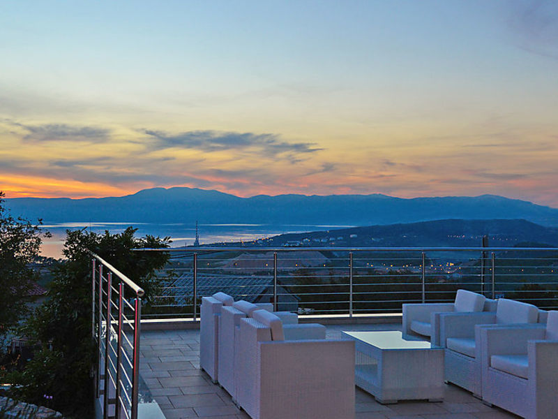 Villa Biocrystal