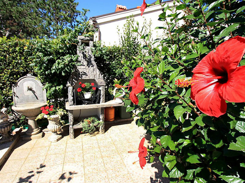 Villa Mandica 1