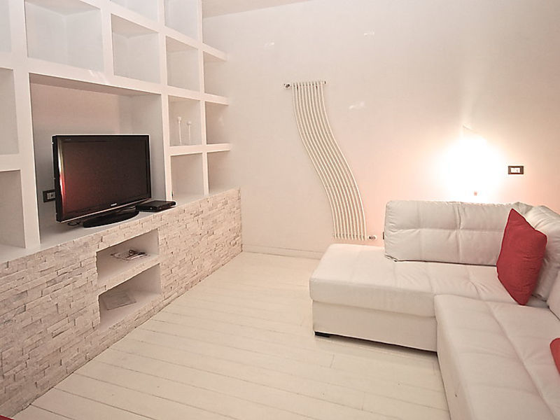2br 2ba Vatican Large Family Flat