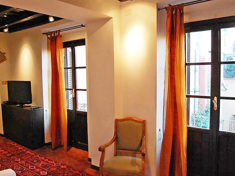 Trastevere Enchanting Balcony