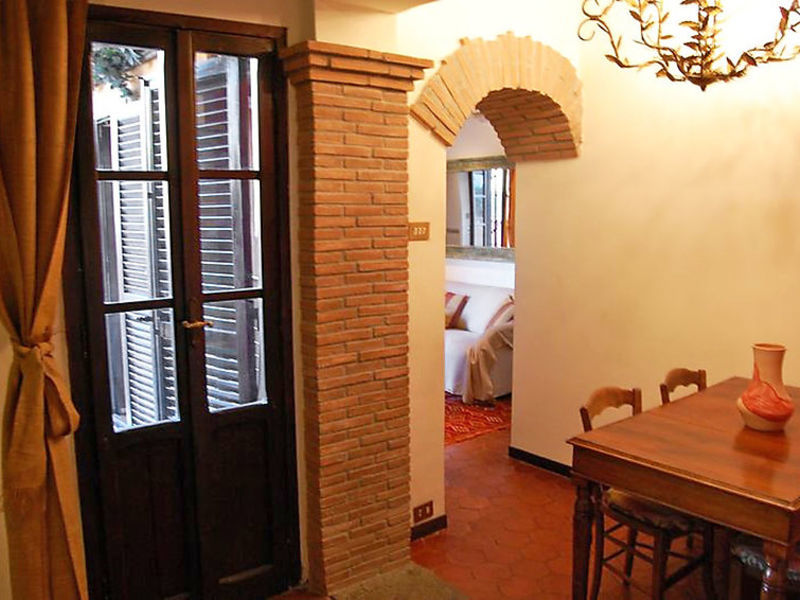 Trastevere Enchanting Balcony