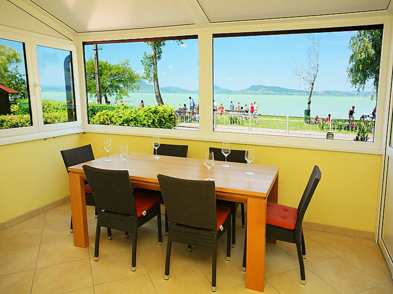Balaton H313