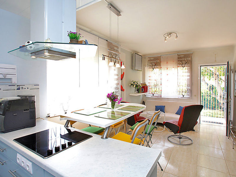 Urb Bellamar, Bruc