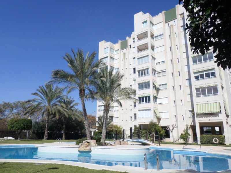 Oasis Pool