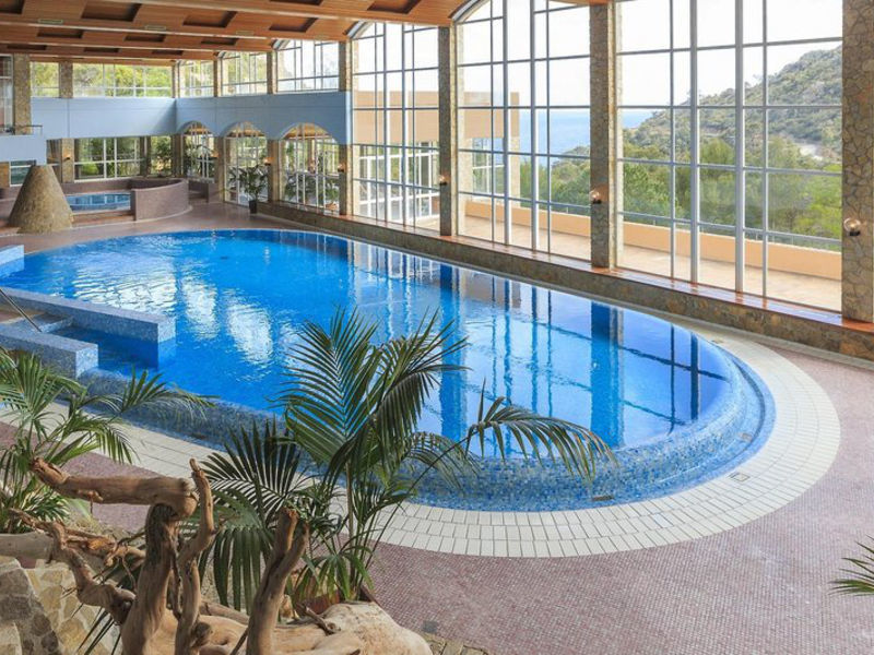 Giverola Resort