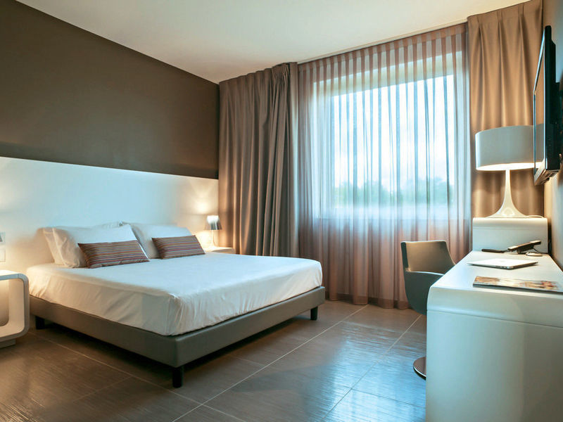 8piuhotel