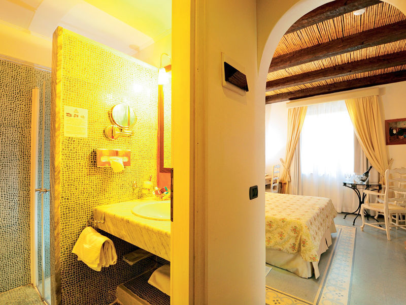 Cormoran Hotel