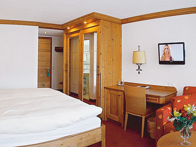 Hotel Holiday