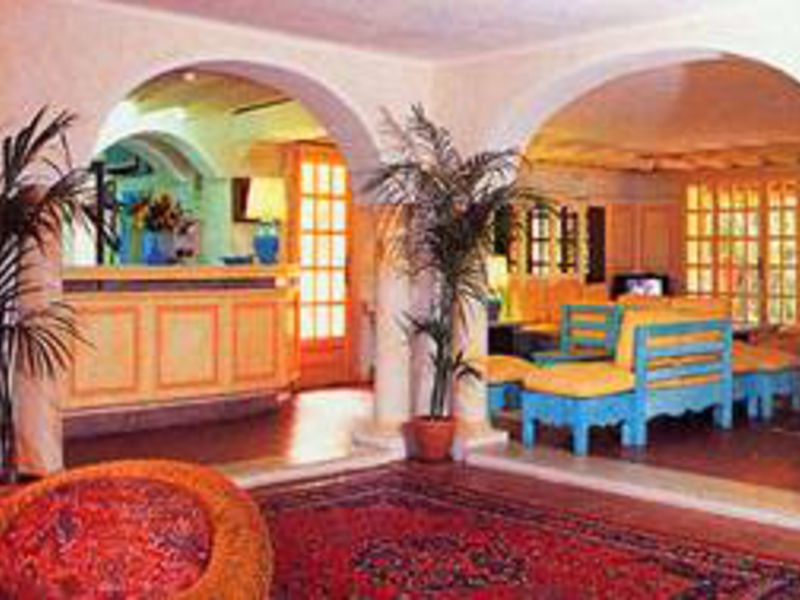 Colonna Beach Hotel/Residence