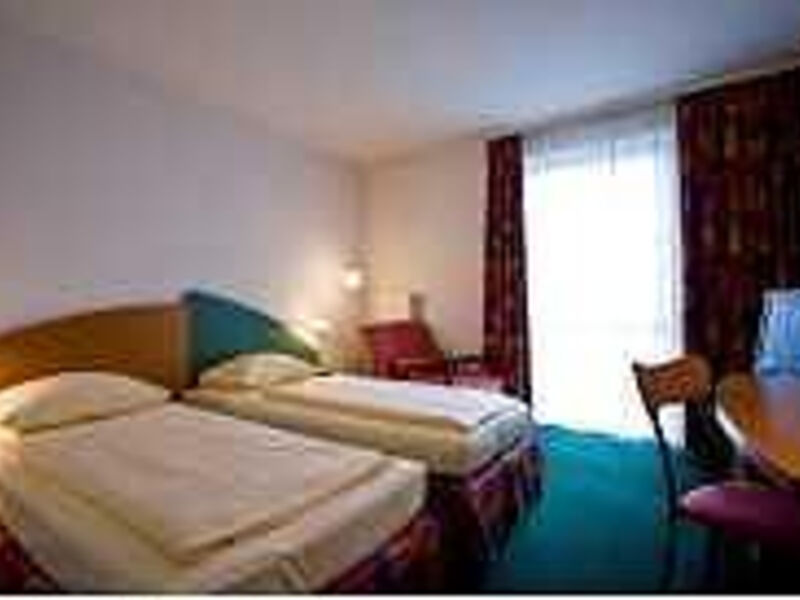 Highway Hotel