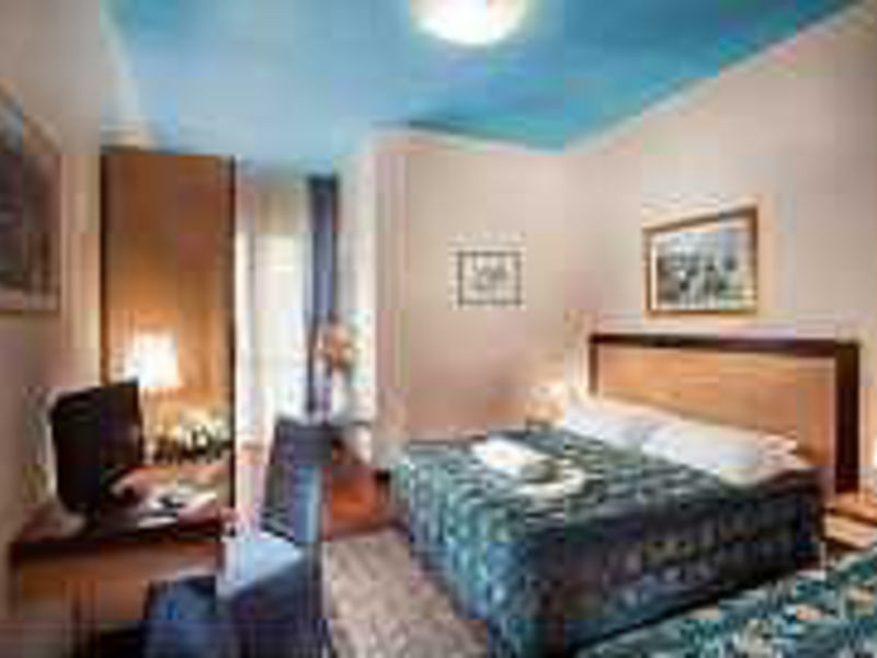 Hotel Aris