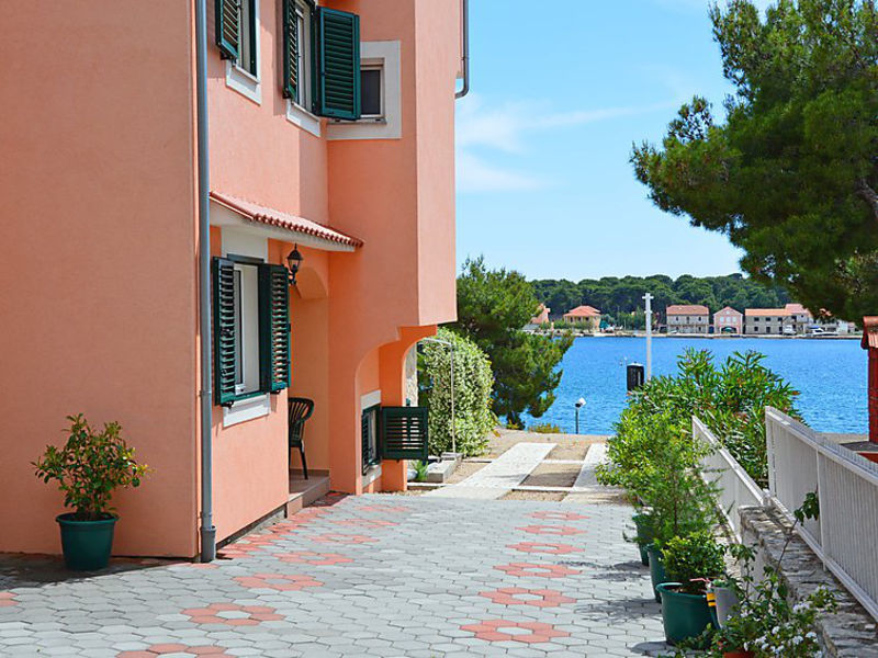Villa Dunja