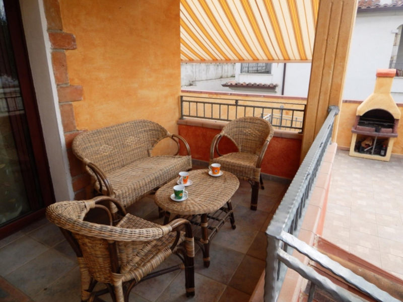 Casa Ruja 1