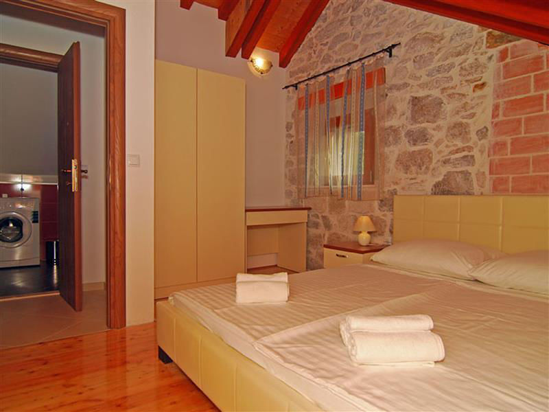 Vila 1351-176