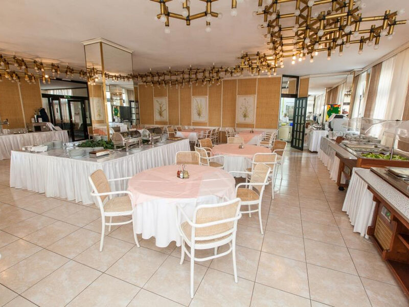 Hotel International