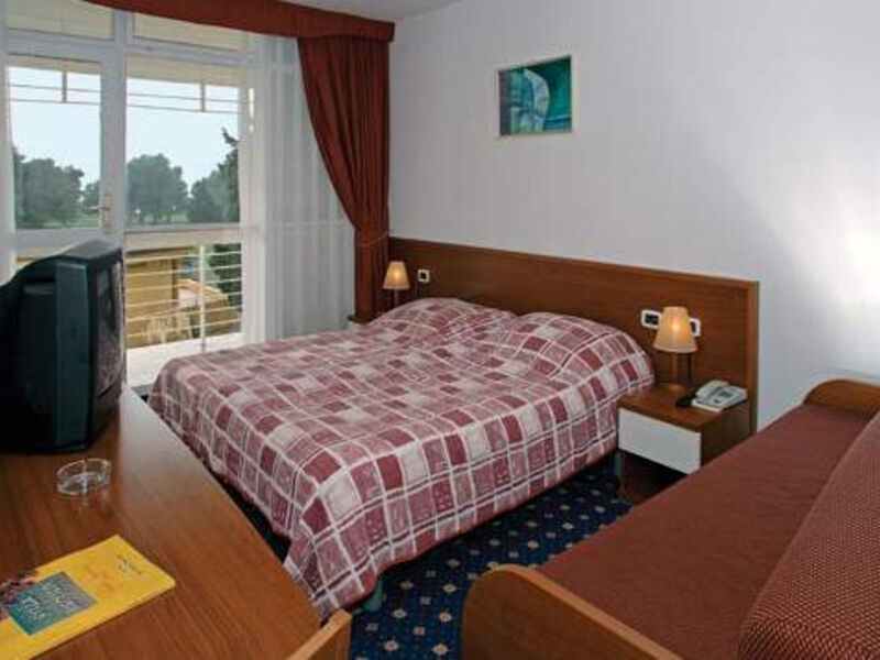 Hotel Holiday