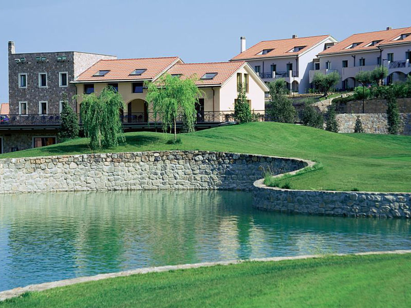 Castellaro Golf Resort