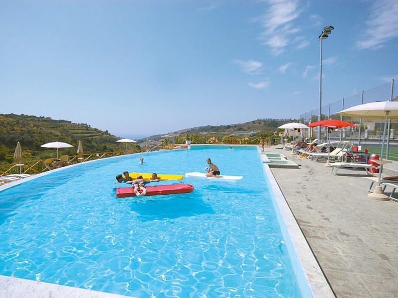 Castellaro Golf Resort