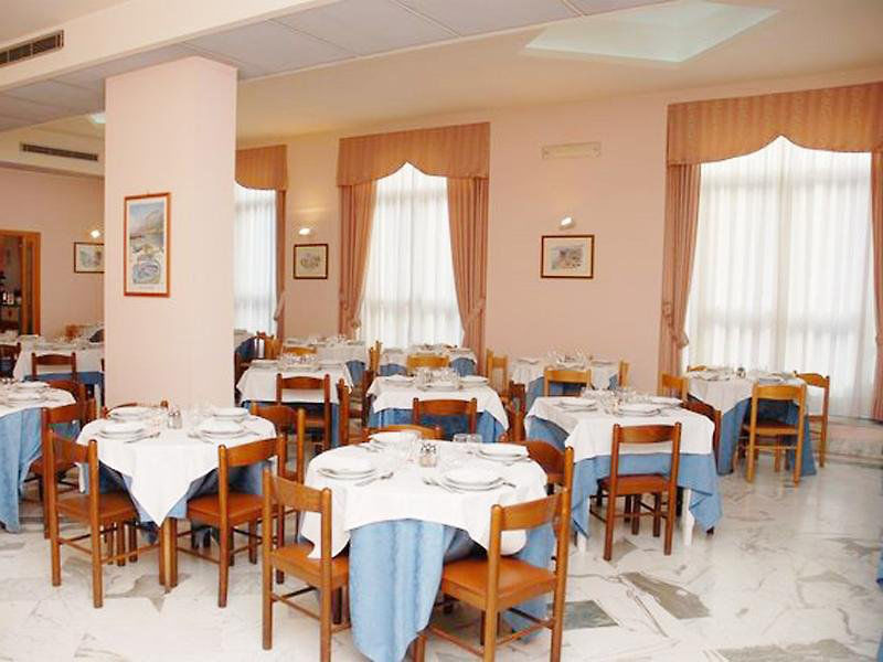 Hotel Club