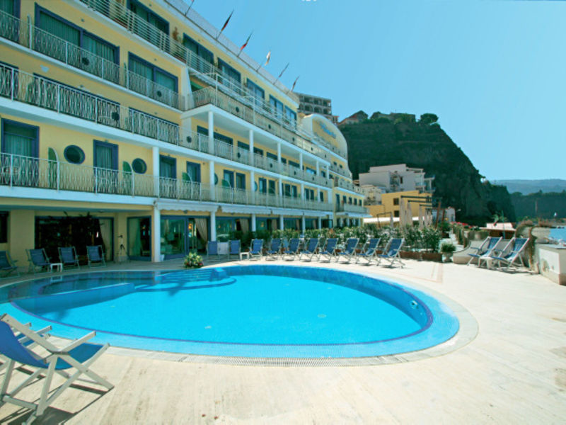 Marhotel Alimuri
