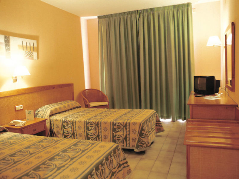 Oasis Tossa