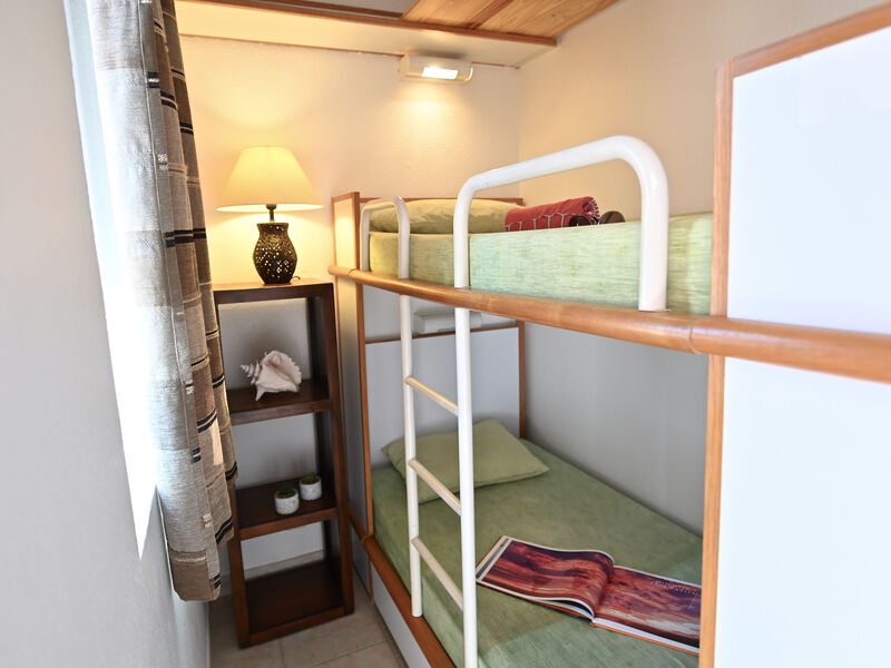 Pokoj 77